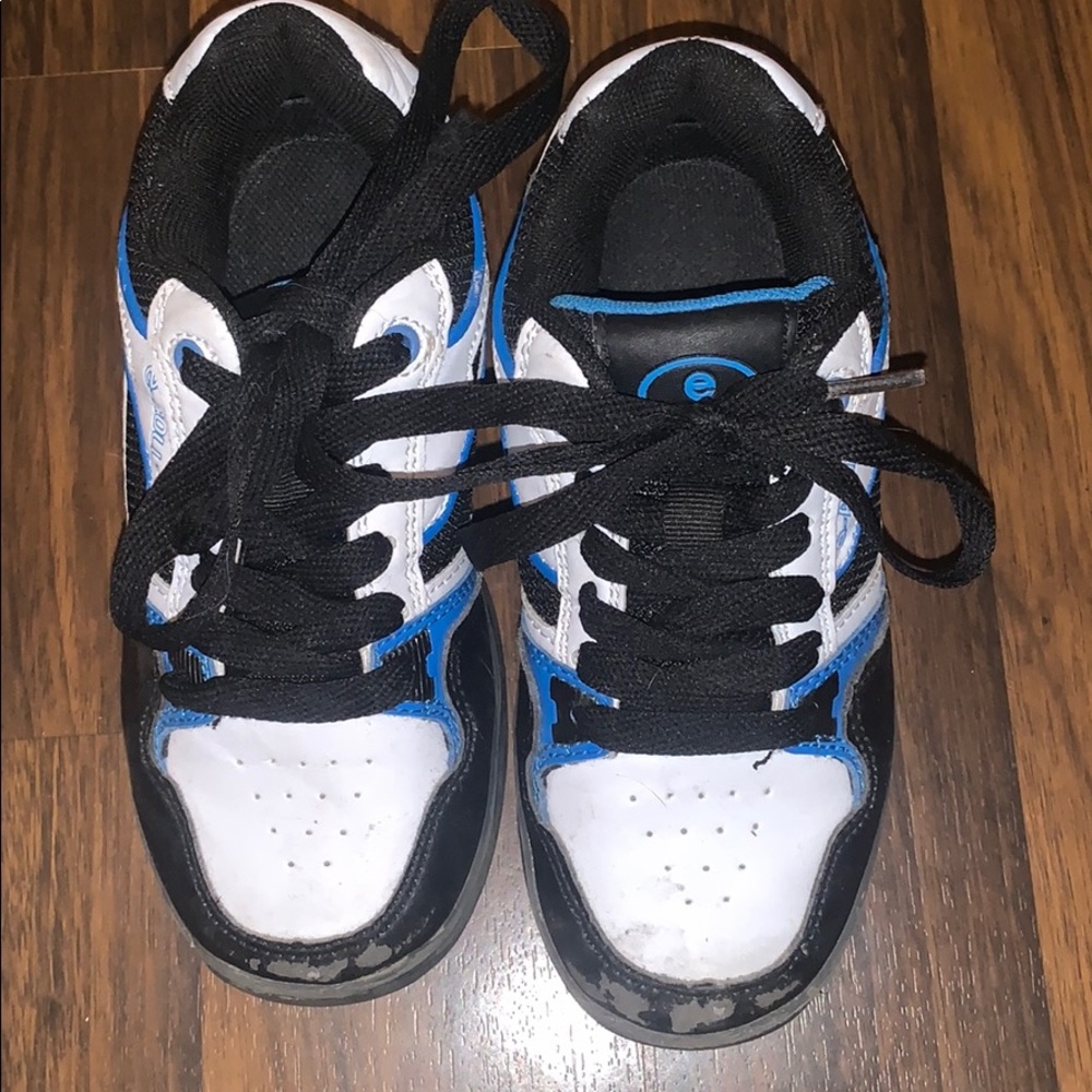 E- roller skate shoes
